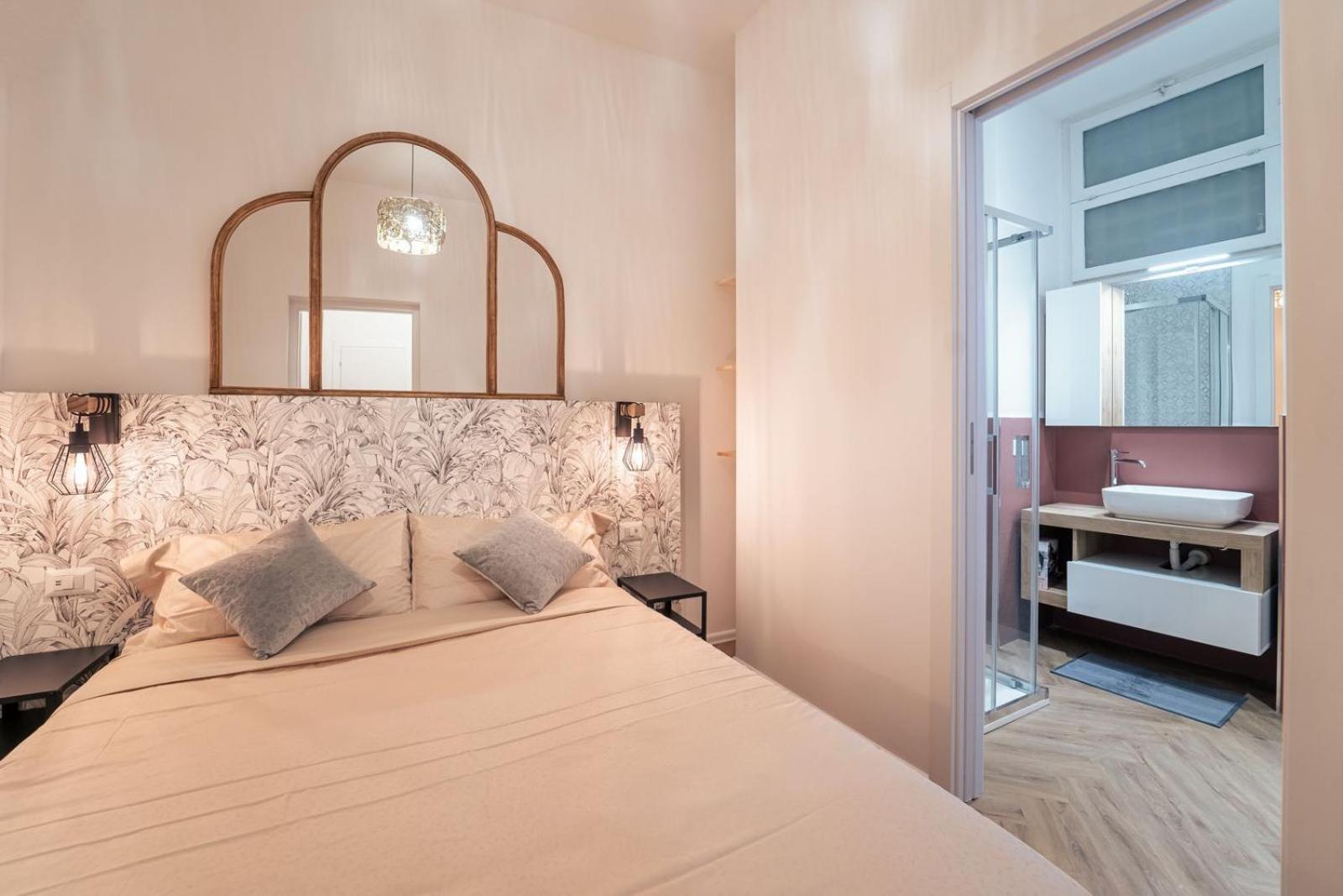 Elegant Design Apartment In Historical City Center Catania Luaran gambar